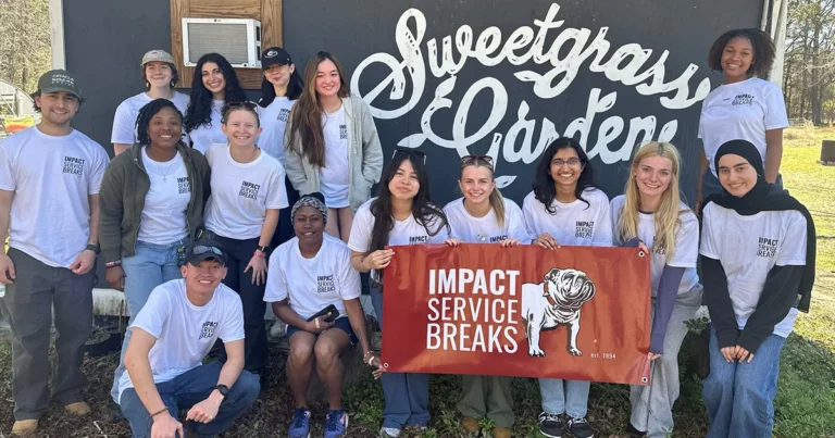 Students serve local communities with IMPACT Service Breaks